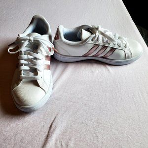 Womens Adidas White Cloudfoam Sneakers Size 7